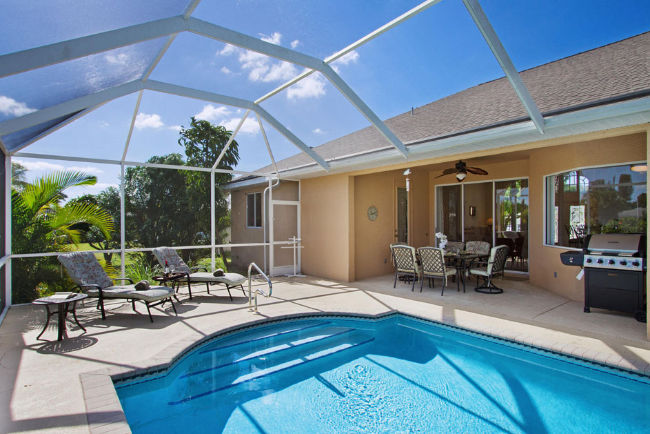 House Bahama Pool area