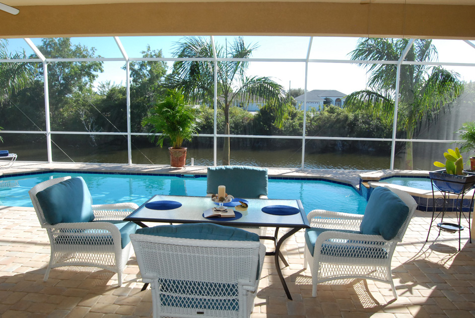 House Bermuda Pool View