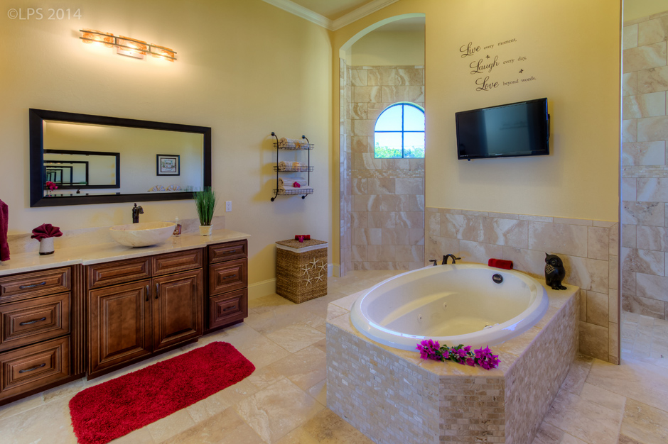 House Tuscany Master bath